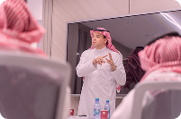تعاون مع الخبراء